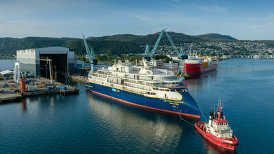 Float out of the 'National Geographic Resolution'. photo Per Eide Studio.